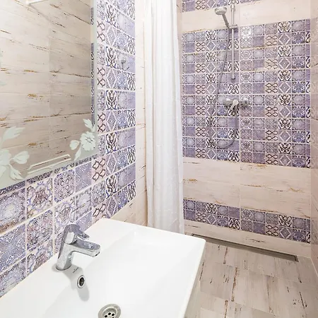 Lovely In The Center