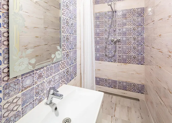 Lovely In The Center