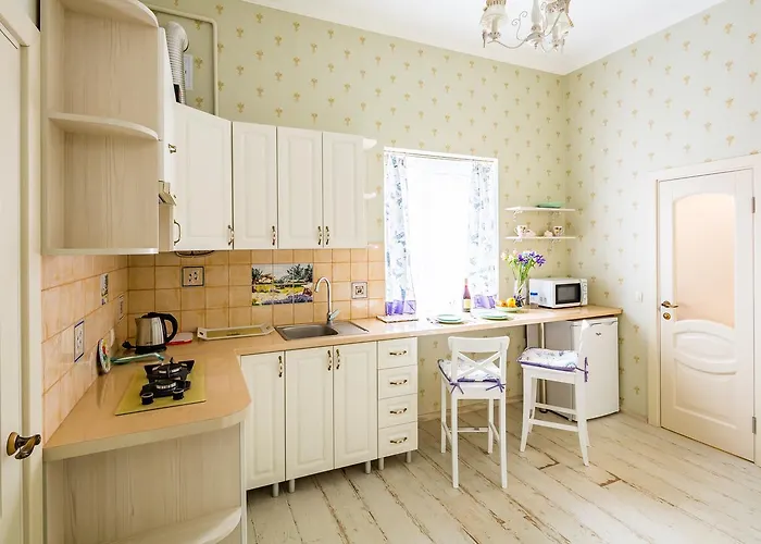 Lovely In The Center *